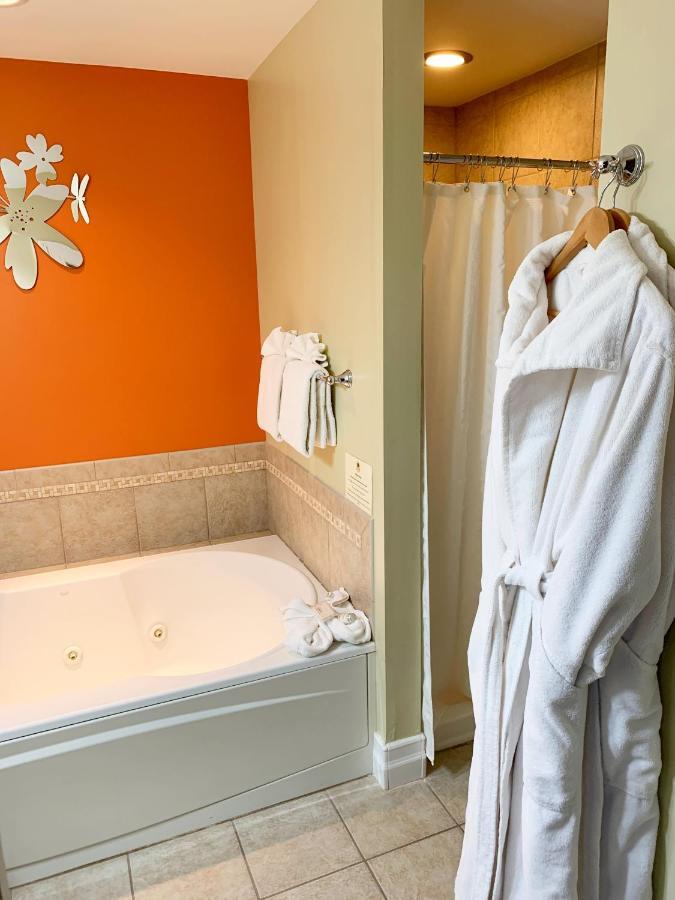 Seven Oaks Bed & Breakfast เลคเจนีวา ภายนอก รูปภาพ