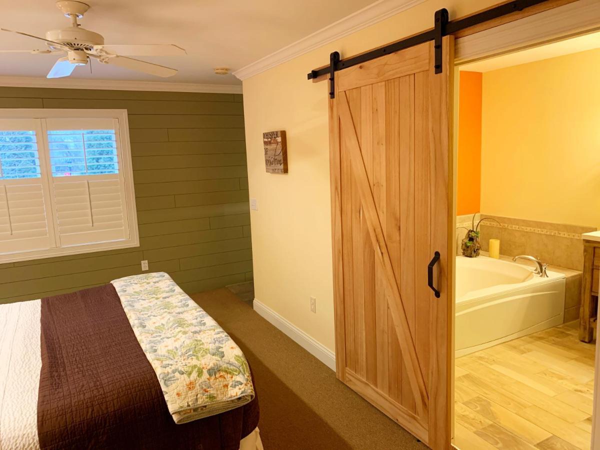 Seven Oaks Bed & Breakfast เลคเจนีวา ภายนอก รูปภาพ