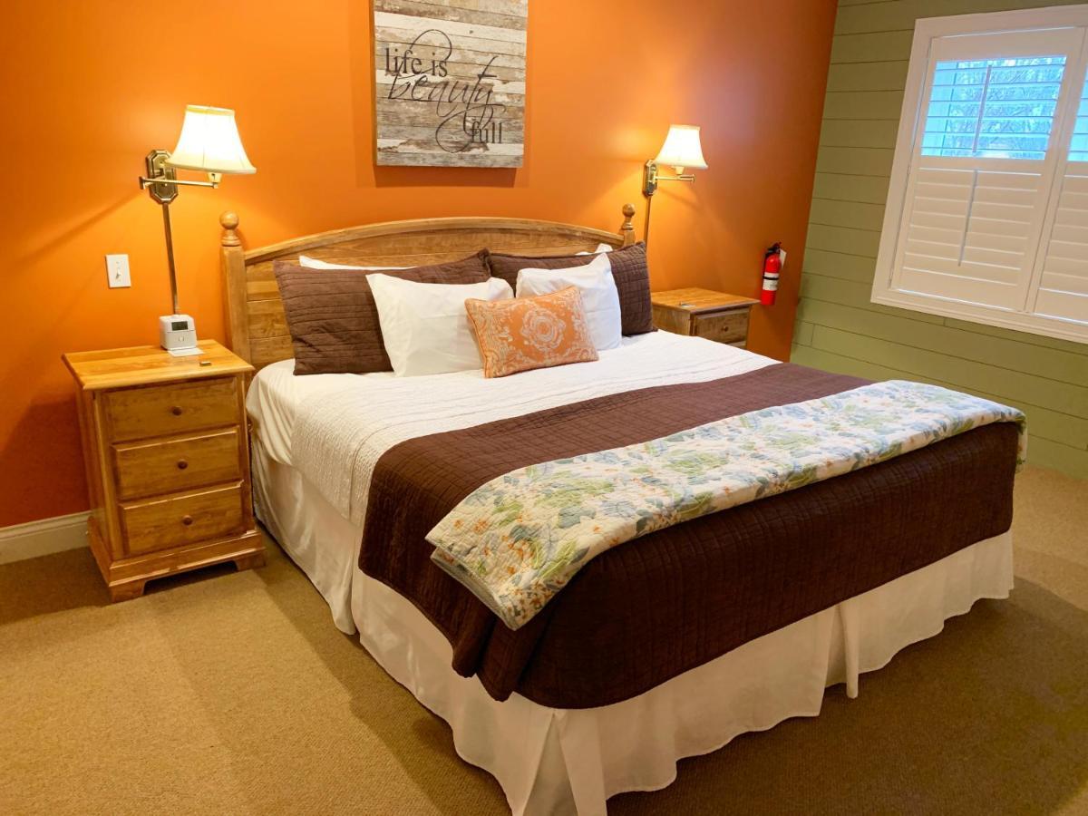 Seven Oaks Bed & Breakfast เลคเจนีวา ภายนอก รูปภาพ